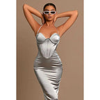 Robe de soirée longue en satin à col licou et gaine