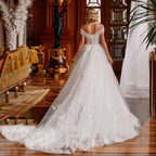 Robe de mariée romantique et sexy à col en V, collection 2023, coupe trapèze, longueur au sol, épaules dénudées, ornée d'appliques perlées. 