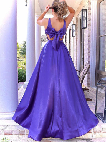 Vestido largo de fiesta morado con escote en V y corte en A