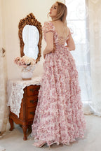 Vestido de fiesta de talla grande, corte línea, escote corazón, color marfil, con flores rojas