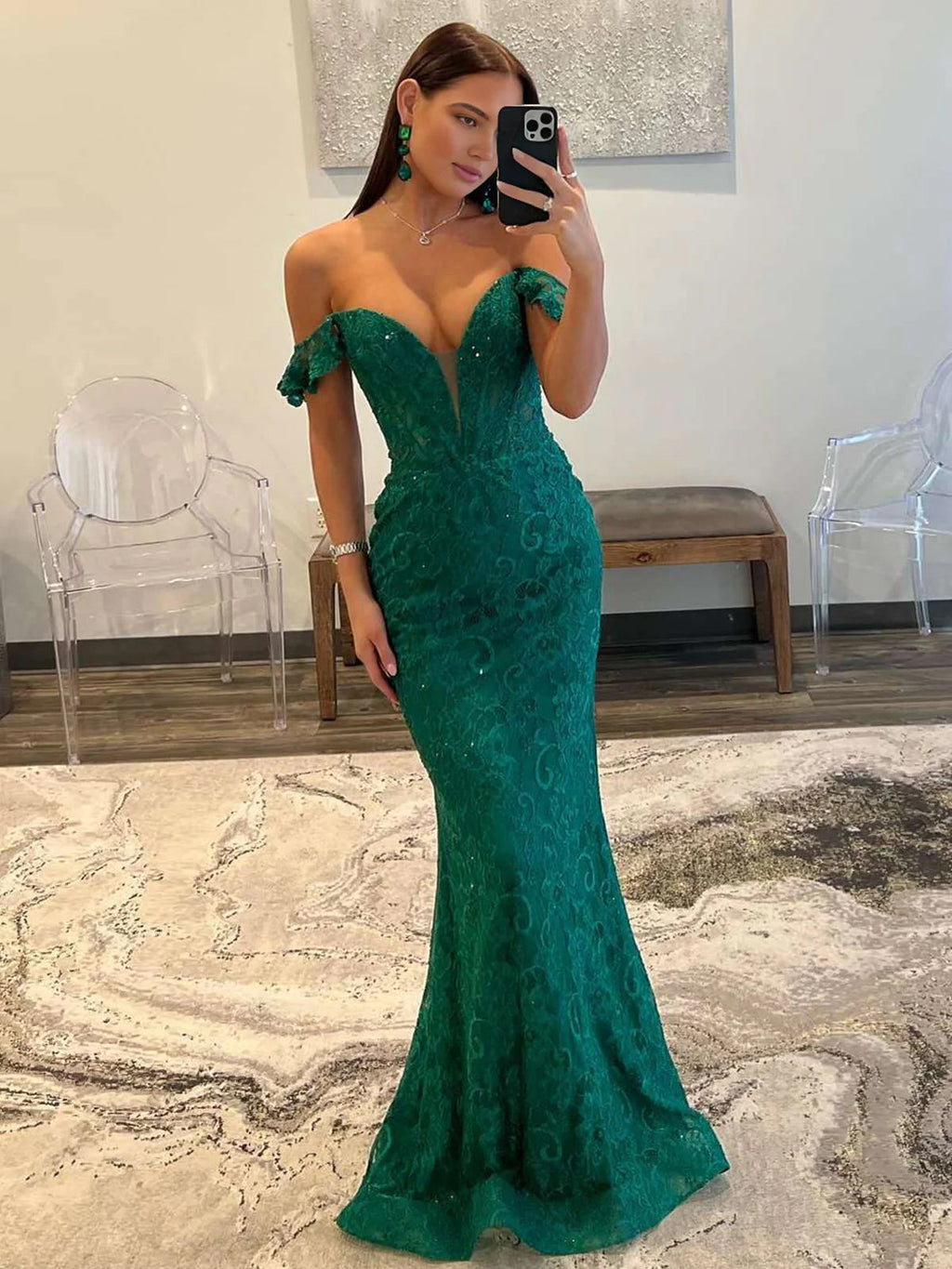 Ébano | Vestido largo de fiesta de encaje con hombros descubiertos color esmeralda estilo sirena