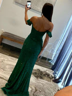 Ébano | Vestido largo de fiesta de encaje con hombros descubiertos color esmeralda estilo sirena