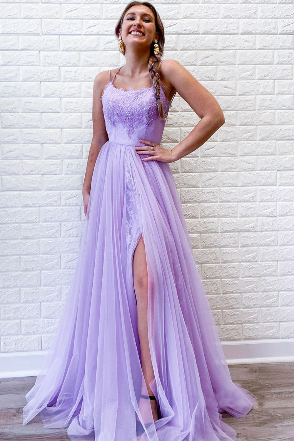 Robe de bal en tulle violet clair avec dentelle