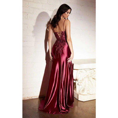 Robe de bal longue noire à bretelles spaghetti et appliques en dentelle fendues sur le côté