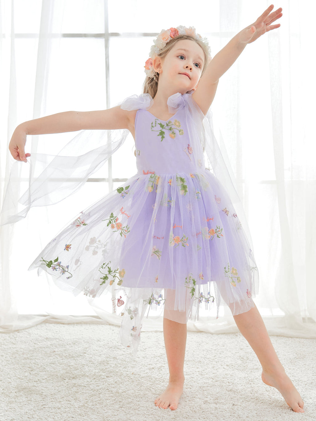 Vestido de niña pequeña de las flores, corte en A, sin mangas, de tul bordado floral. 