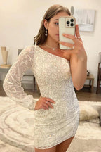 Vestido ajustado de fiesta con lentejuelas brillantes y un solo hombro