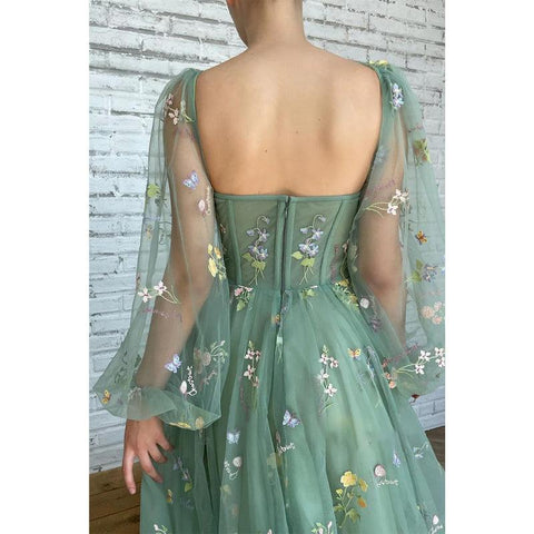 Robe de bal sexy en dentelle brodée à manches mi-longues et col en V avec poches