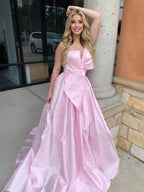 Edgar | Robe de soirée longue bustier blanche en satin, coupe trapèze, avec nœud 