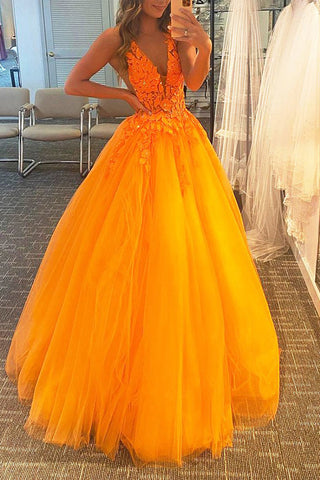 Vestido de fiesta naranja de corte A con escote en V y apliques