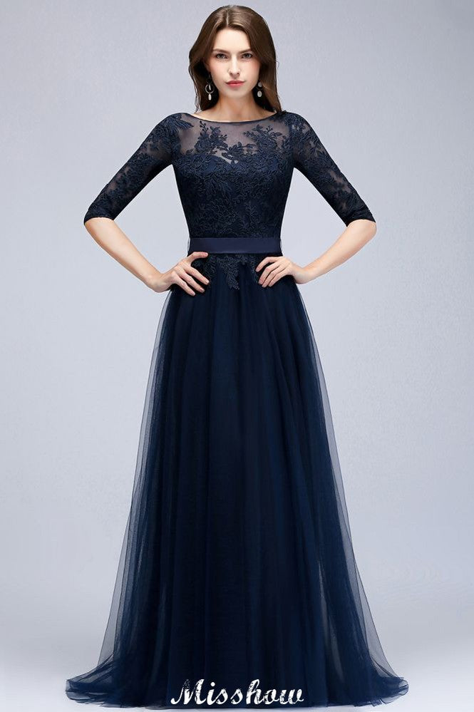 Robes de demoiselle d'honneur élégantes bleu marine foncé, coupe trapèze, manches courtes et applications de dentelle
