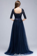 Robes de demoiselle d'honneur élégantes bleu marine foncé, coupe trapèze, manches courtes et applications de dentelle