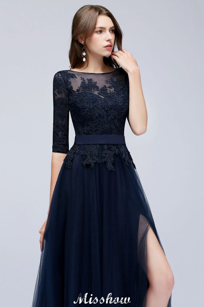 Robes de demoiselle d'honneur élégantes bleu marine foncé, coupe trapèze, manches courtes et applications de dentelle