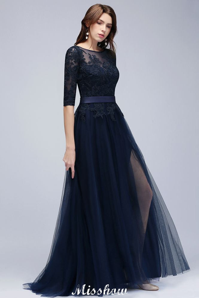 Robes de demoiselle d'honneur élégantes bleu marine foncé, coupe trapèze, manches courtes et applications de dentelle