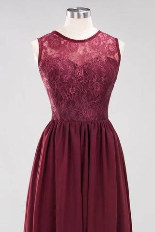 Elegante vestido de dama de honor de corte A, sin mangas, de encaje, con volantes de gasa y apliques.