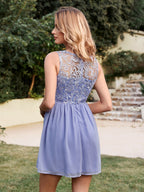 Vestidos cortos de dama de honor elegantes, de corte A, sin mangas, con volantes, satén y encaje.