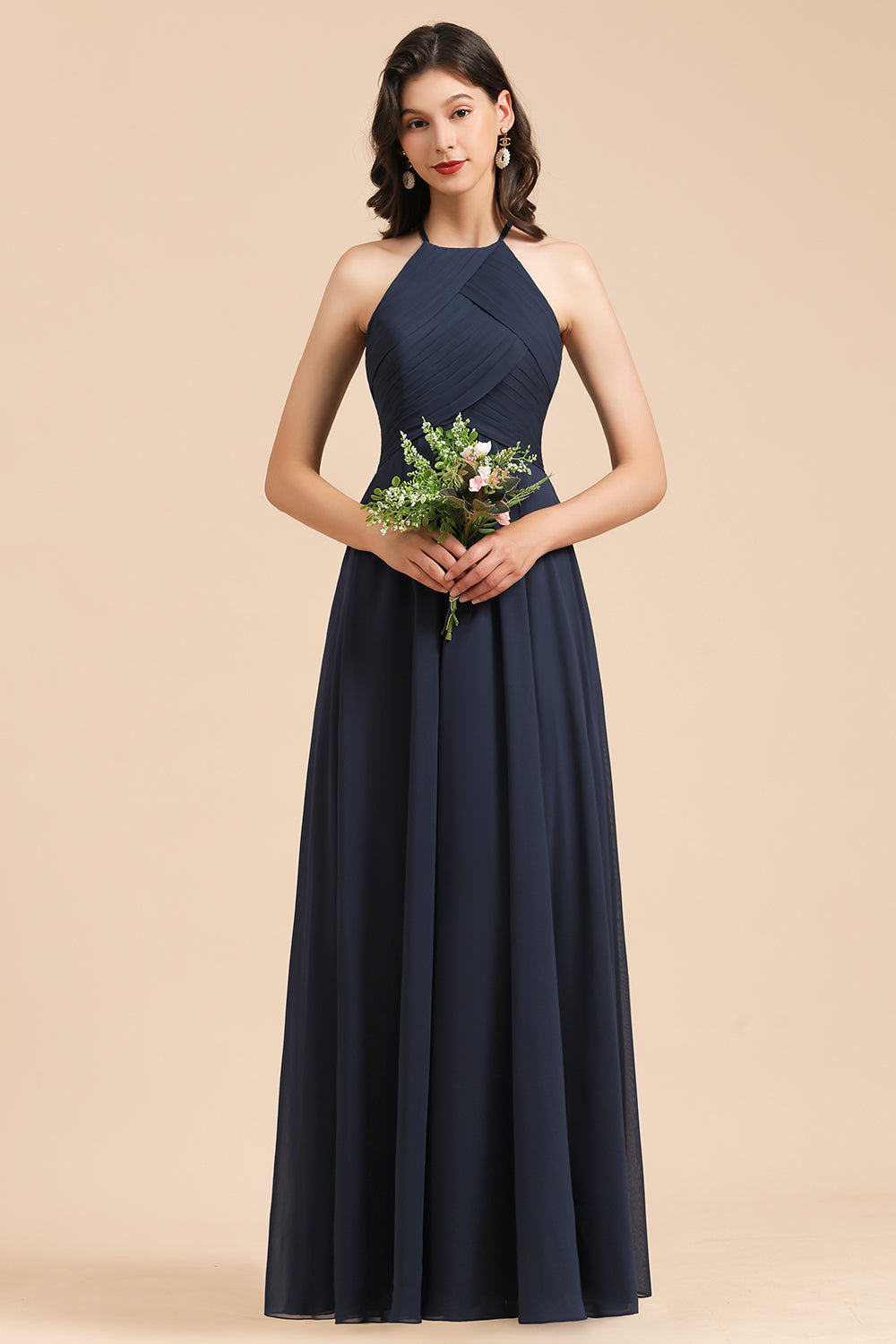 Elegantes vestidos de dama de honor de gasa con encaje, corte en A, sin mangas, escote en V y volantes. 