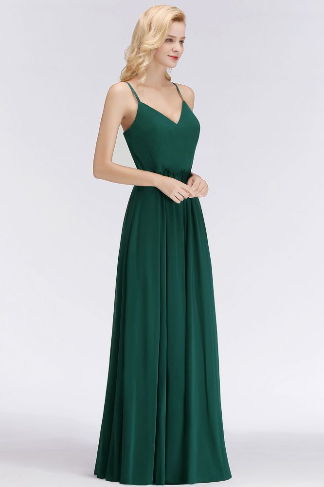 Robe de demoiselle d'honneur élégante en mousseline de soie à fines bretelles et décolleté en V, coupe trapèze, style maxi.