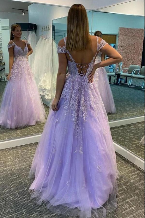 Elegante vestido de fiesta largo de corte A con escote corazón, encaje y tul, sin espalda