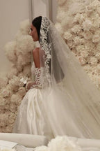 Robe de mariée blanche élégante en tulle, coupe trapèze, sans manches, ornée d'appliques