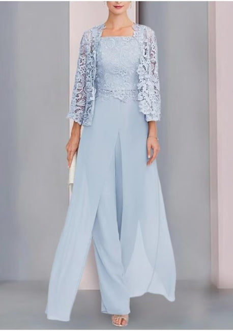 Elegante y hermoso vestido de mamá de dos piezas de gasa con mangas tres cuartos.