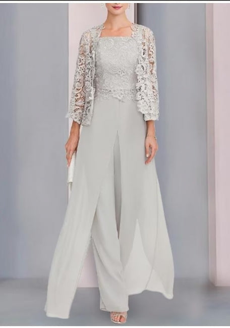 Elegante y hermoso vestido de mamá de dos piezas de gasa con mangas tres cuartos.