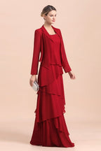 Robe élégante en mousseline bordeaux à volants pour la mère de la mariée, avec veste.