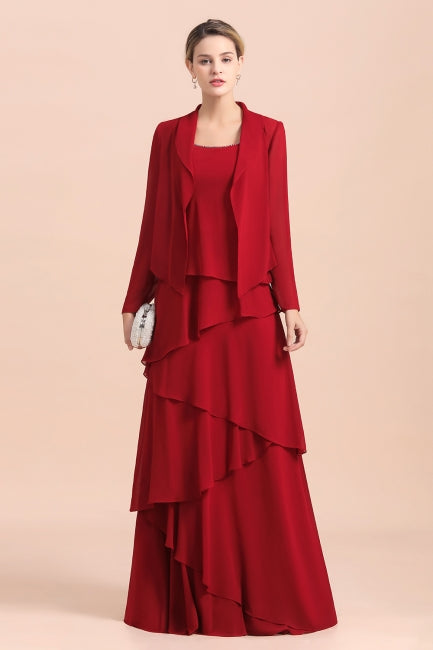 Elegante vestido de gasa burdeos para la madre de la novia con volantes y chaqueta.