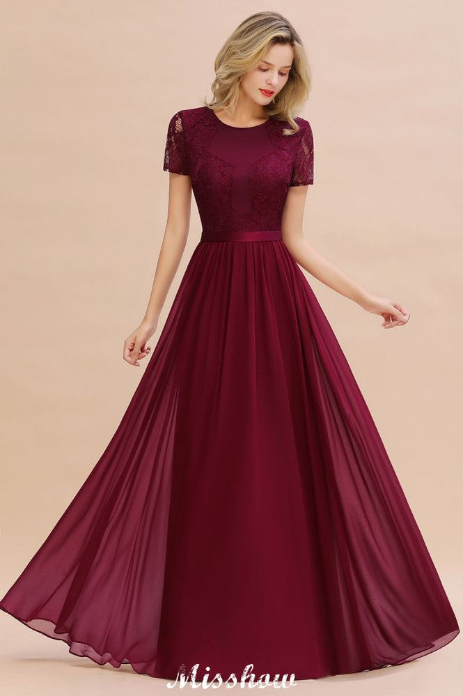 Elegante vestido de dama de honor de gasa, encaje, joyas, mangas cortas y corte en A hasta el suelo
