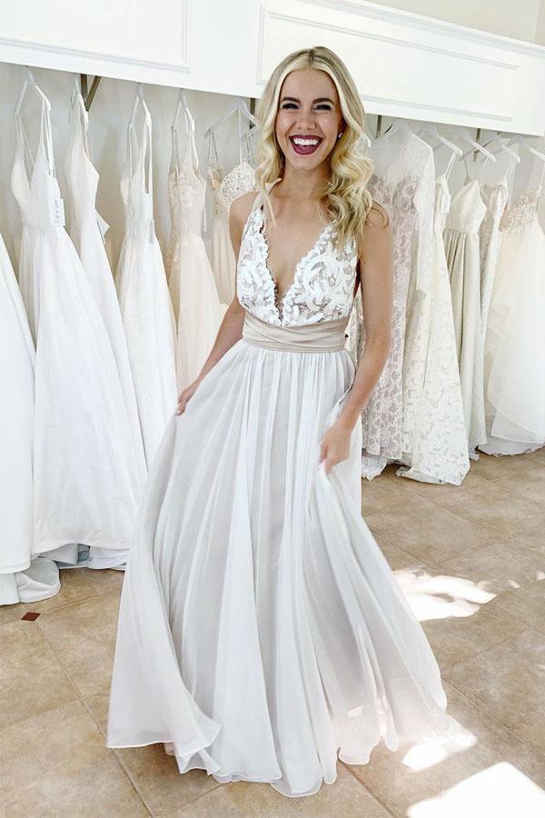 Robe de mariée élégante à décolleté en V profond croisé avec ceinture WD443