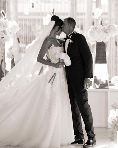 Vestidos de novia de corte A con elegantes apliques de diseñador y encaje. 