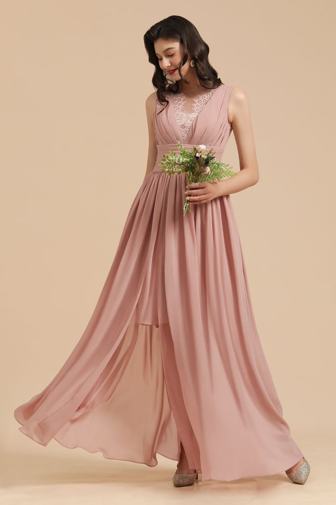 Robe de demoiselle d'honneur élégante rose poudré sans manches en dentelle florale fendue sur le côté