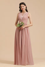 Robe de demoiselle d'honneur élégante rose poudré sans manches en dentelle florale fendue sur le côté