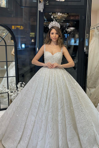 Elegante vestido de novia largo hasta el suelo, escote corazón, sin mangas, corte en A, con lentejuelas y volantes.