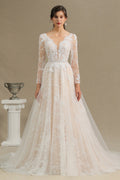 Robe de mariée élégante en dentelle, décolleté en V profond, manches longues, longueur au sol 