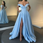 Robe de bal élégante longue en satin, coupe trapèze, épaules dénudées et fente.