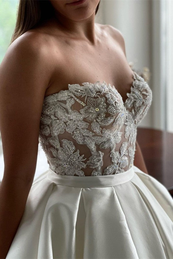 Robes de mariée élégantes longues en satin de dentelle et dentelle, décolleté en cœur, coupe trapèze