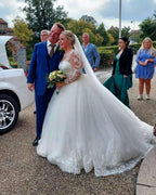 Elegante vestido de novia largo de tul con escote corazón y corte en A