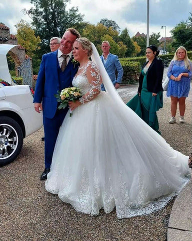 Elegante vestido de novia largo de tul con escote corazón y corte en A