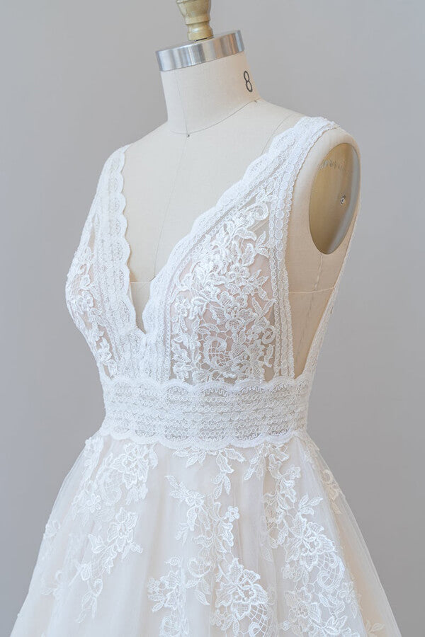 Robe de mariée élégante longue trapèze, col en V, appliques en dentelle et tulle dos nu