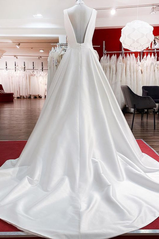 Vestidos de novia largos y elegantes de corte A, escote en V, volantes de satén y espalda descubierta