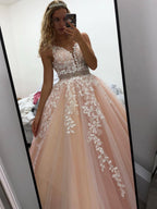 Elegantes vestidos largos de fiesta formales, corte en A, escote en V, tul, encaje y espalda descubierta
