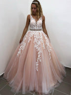 Elegantes vestidos largos de fiesta formales, corte en A, escote en V, tul, encaje y espalda descubierta