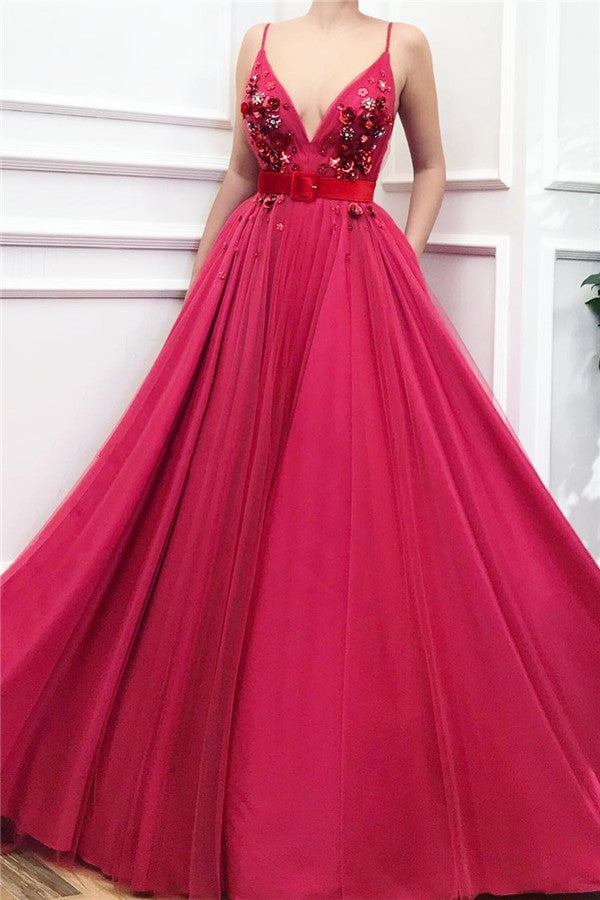 Robe de bal élégante longue en tulle à col V et coupe trapèze