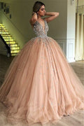 Robe de bal longue élégante à bretelles et perles en tulle