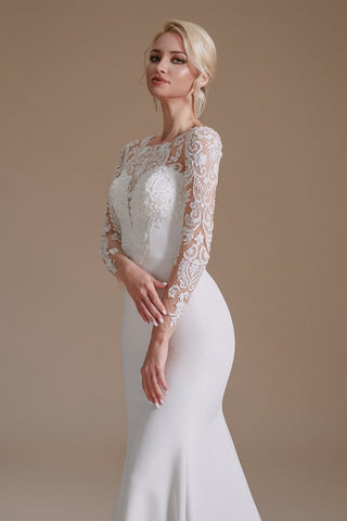 Elegante vestido de novia largo de sirena con mangas, de satén, encaje y joyas