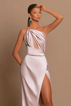 Elegante vestido largo de sirena con un solo hombro y abertura para baile de graduación.