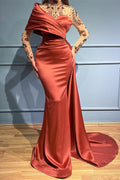 Elegante vestido de fiesta largo de sirena con un solo hombro, volantes, satén, encaje y cuentas, con mangas.