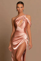 Elegante vestido largo de sirena de satén con un solo hombro y abertura.