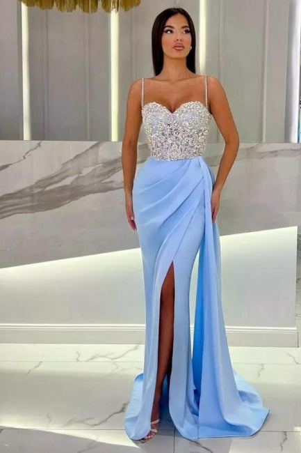 Elegante vestido de fiesta largo de sirena con tirantes finos, escote corazón y lentejuelas, con abertura.