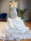 Elegantes vestidos de novia largos de sirena con escote corazón y cordones, con cristales